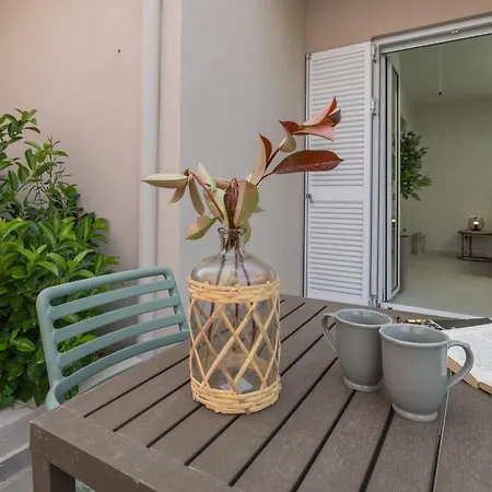 One Bedroom Erato 아파트